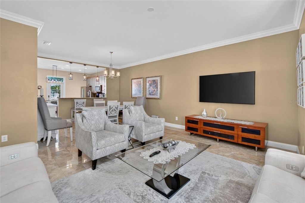 Image 11 of property listing at 5518 LUMINAR POINTE LANE, Apollo Beach, FL 33572