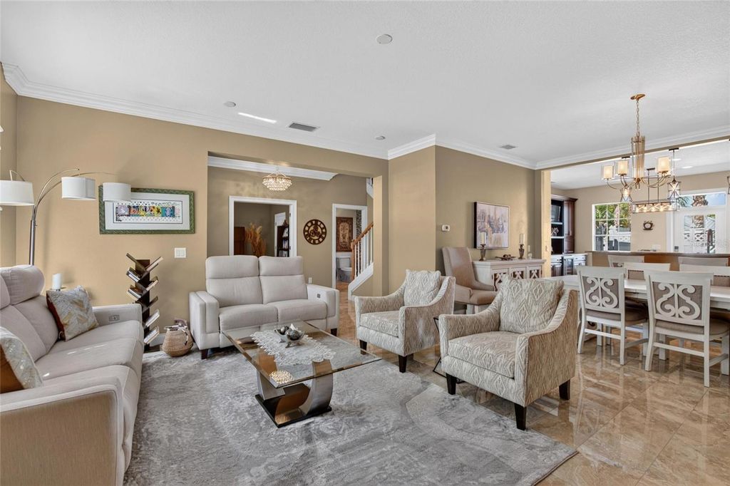 Image 12 of property listing at 5518 LUMINAR POINTE LANE, Apollo Beach, FL 33572
