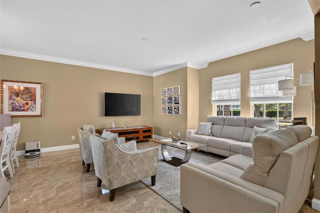 Image 13 of property listing at 5518 LUMINAR POINTE LANE, Apollo Beach, FL 33572
