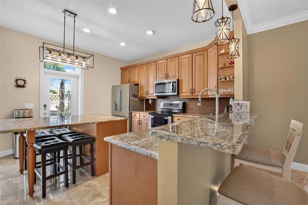 Image 17 of property listing at 5518 LUMINAR POINTE LANE, Apollo Beach, FL 33572