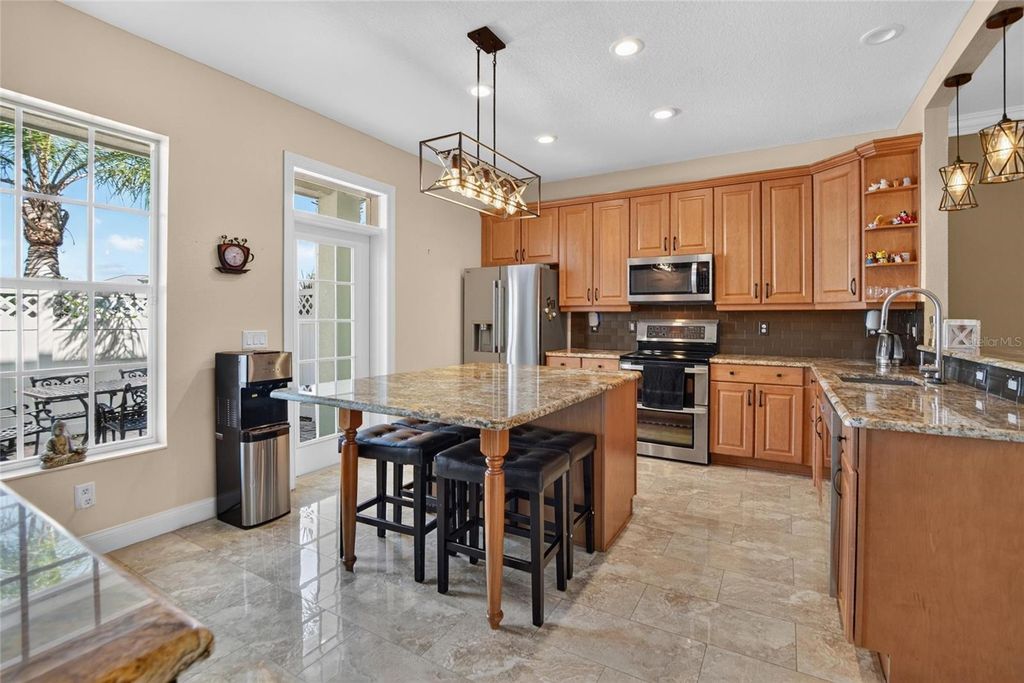 Image 19 of property listing at 5518 LUMINAR POINTE LANE, Apollo Beach, FL 33572