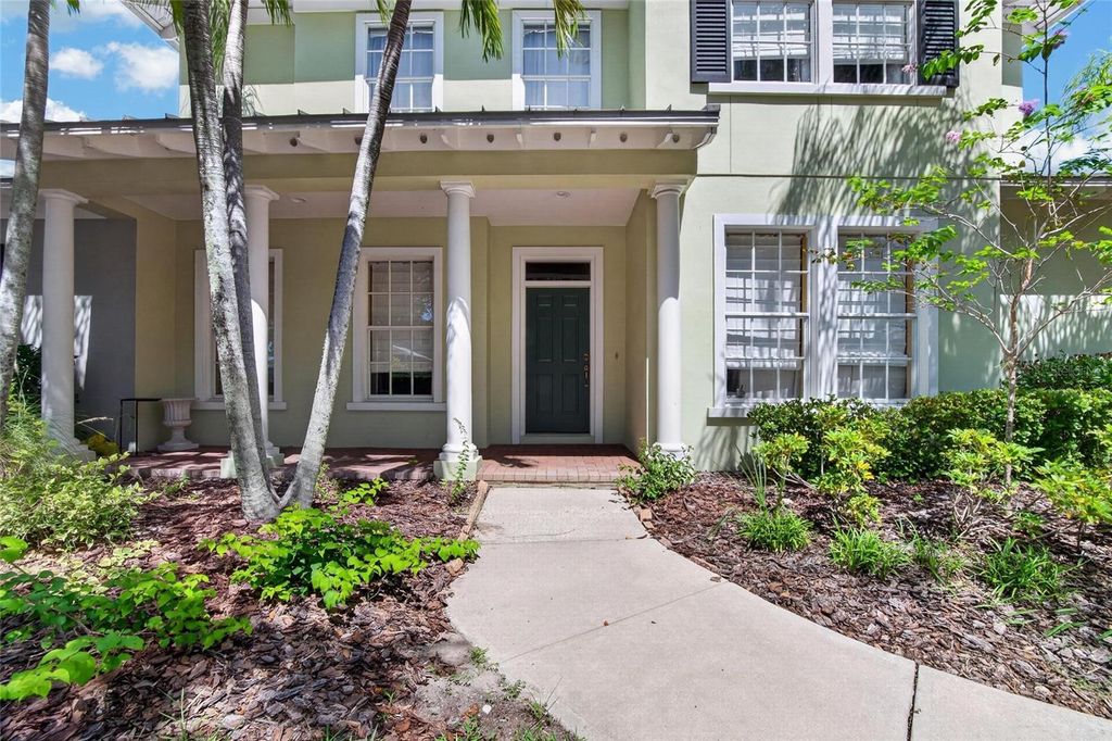 Image 3 of property listing at 5518 LUMINAR POINTE LANE, Apollo Beach, FL 33572