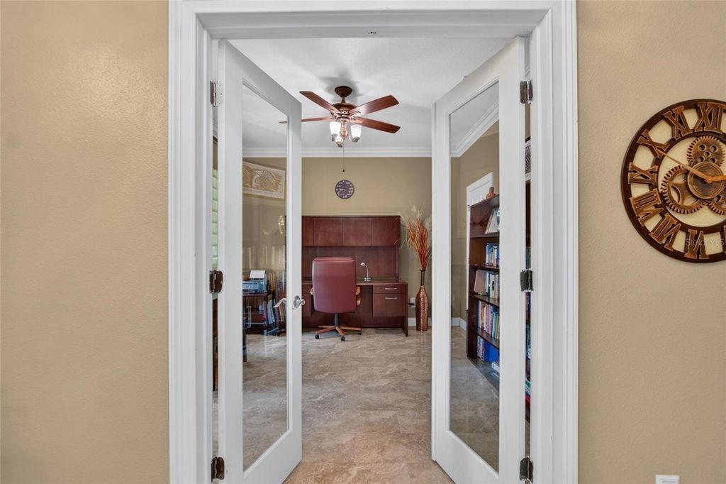 Image 23 of property listing at 5518 LUMINAR POINTE LANE, Apollo Beach, FL 33572