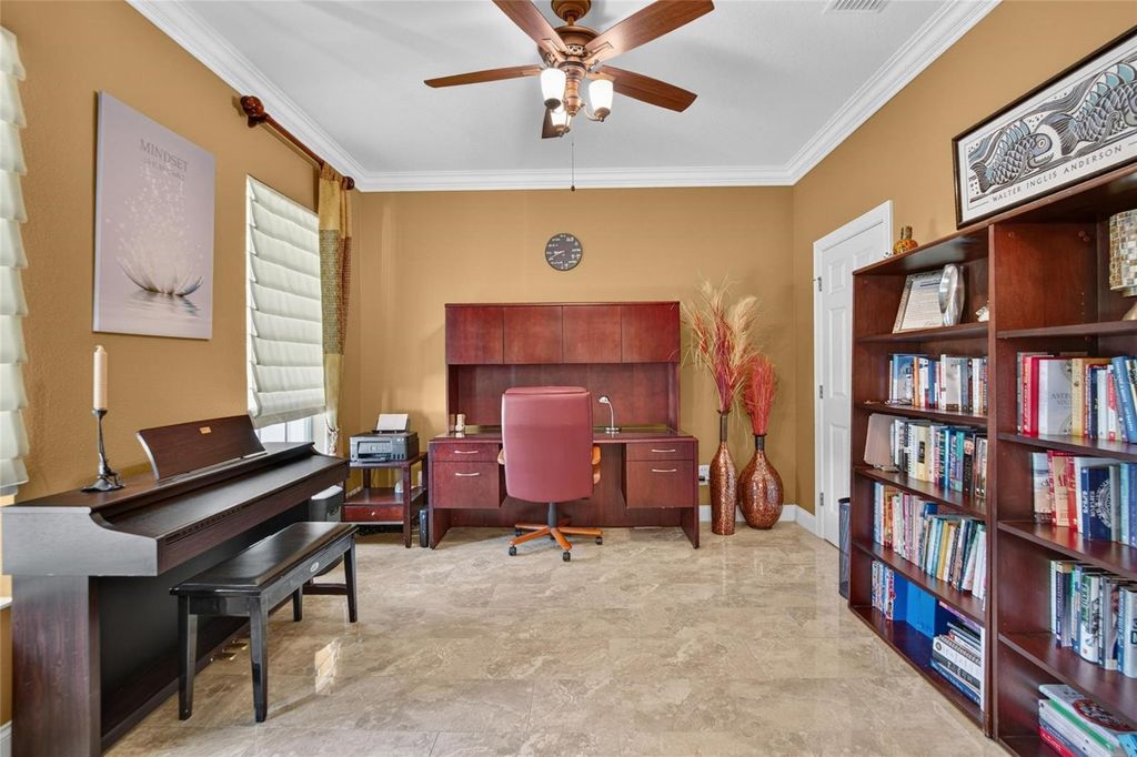 Image 24 of property listing at 5518 LUMINAR POINTE LANE, Apollo Beach, FL 33572