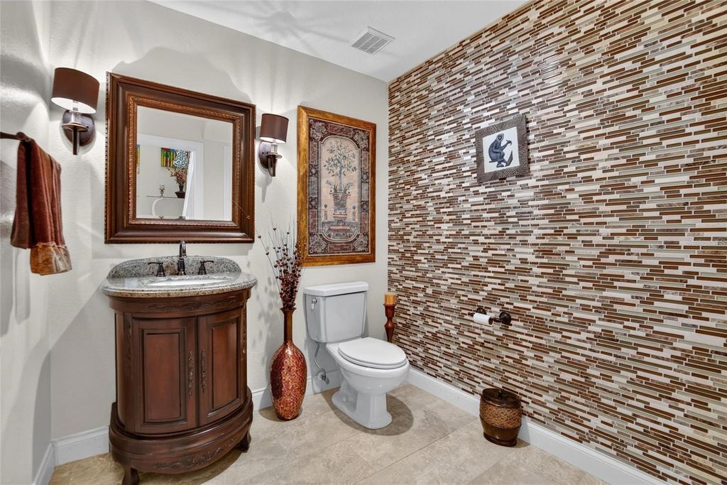 Image 27 of property listing at 5518 LUMINAR POINTE LANE, Apollo Beach, FL 33572