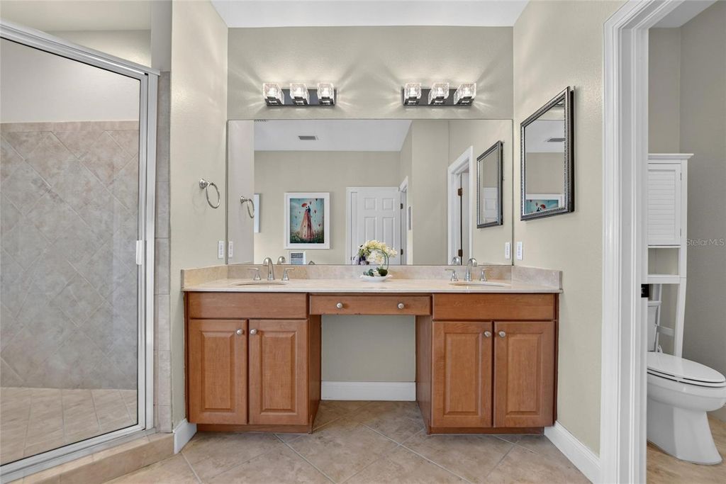 Image 37 of property listing at 5518 LUMINAR POINTE LANE, Apollo Beach, FL 33572