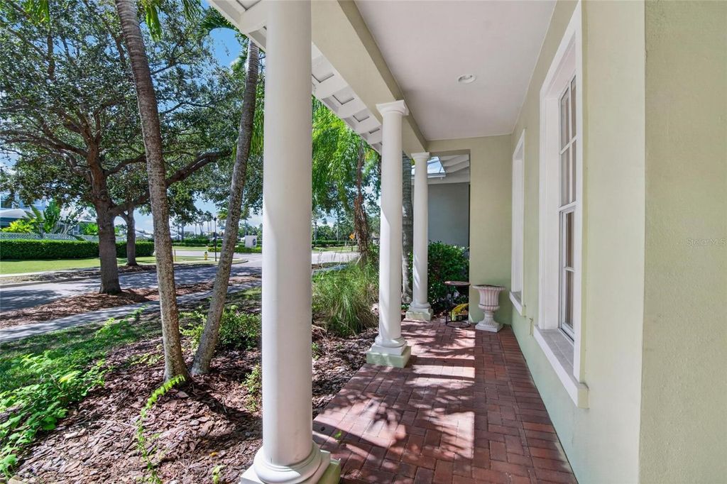 Image 6 of property listing at 5518 LUMINAR POINTE LANE, Apollo Beach, FL 33572