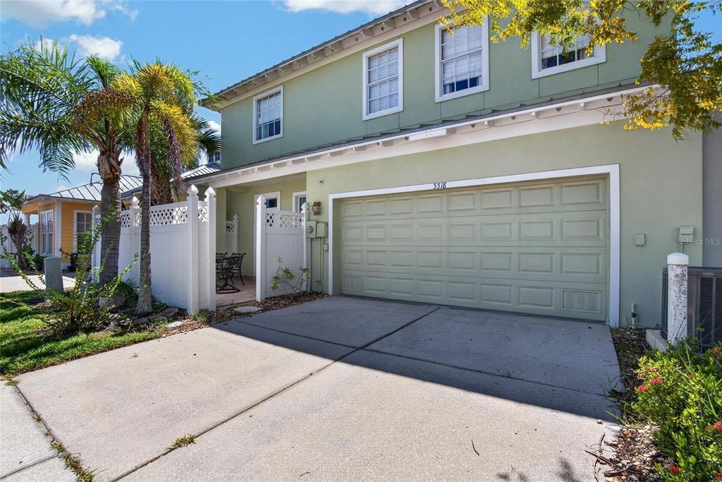 Image 54 of property listing at 5518 LUMINAR POINTE LANE, Apollo Beach, FL 33572
