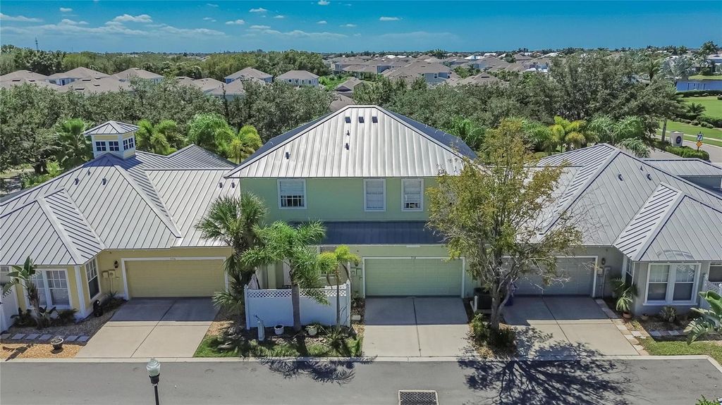Image 58 of property listing at 5518 LUMINAR POINTE LANE, Apollo Beach, FL 33572