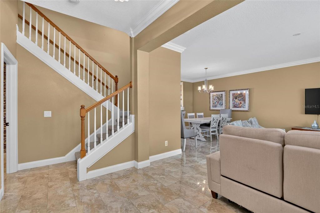 Image 7 of property listing at 5518 LUMINAR POINTE LANE, Apollo Beach, FL 33572