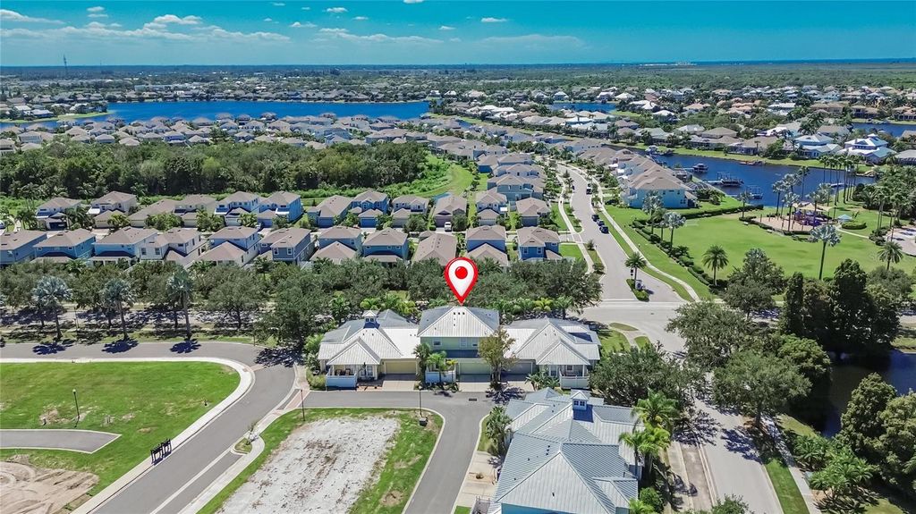 Image 61 of property listing at 5518 LUMINAR POINTE LANE, Apollo Beach, FL 33572