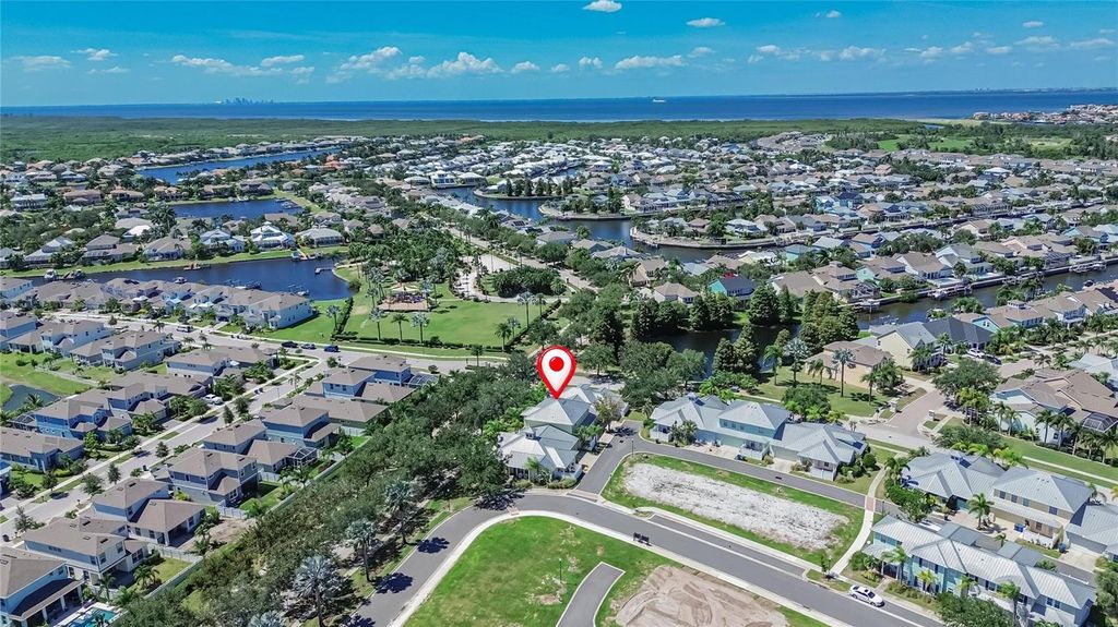 Image 64 of property listing at 5518 LUMINAR POINTE LANE, Apollo Beach, FL 33572