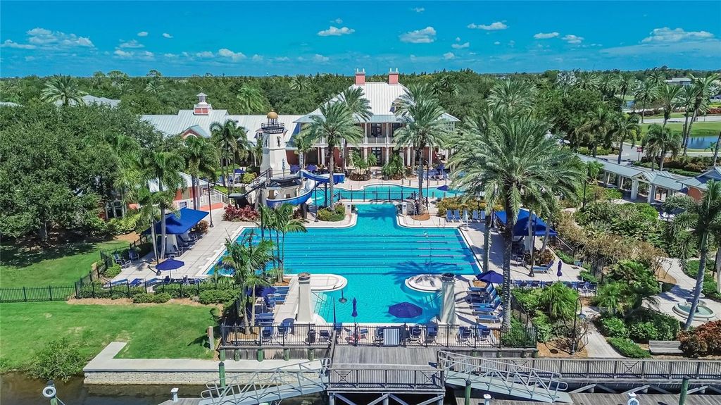 Image 70 of property listing at 5518 LUMINAR POINTE LANE, Apollo Beach, FL 33572