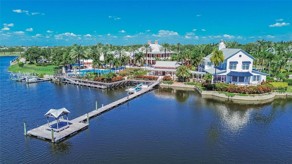 Image 71 of property listing at 5518 LUMINAR POINTE LANE, Apollo Beach, FL 33572