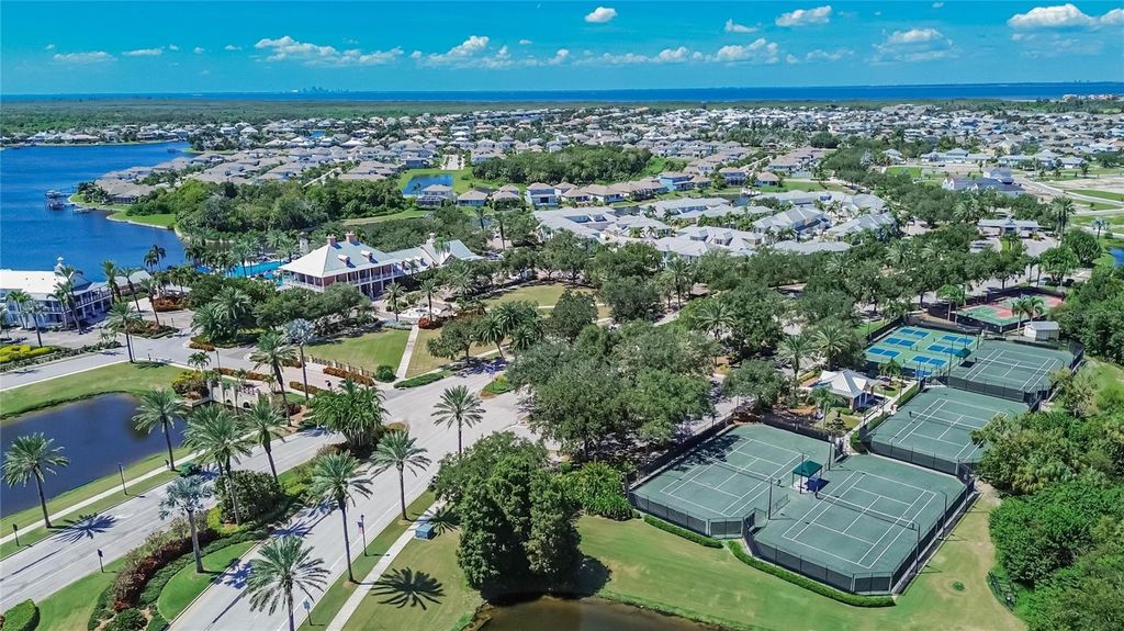 Image 73 of property listing at 5518 LUMINAR POINTE LANE, Apollo Beach, FL 33572