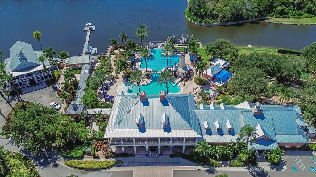 Image 74 of property listing at 5518 LUMINAR POINTE LANE, Apollo Beach, FL 33572