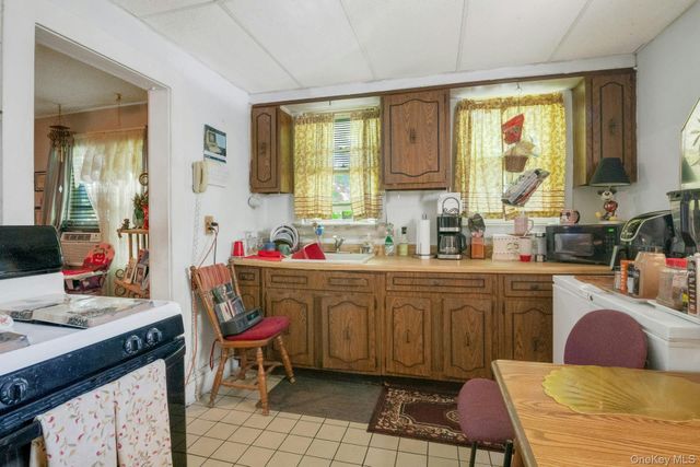 3-5 School Street 3, White Plains, NY 10606