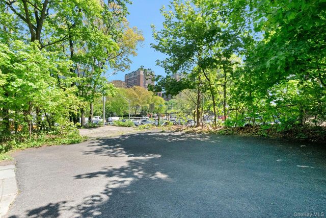 3-5 School Street 3, White Plains, NY 10606