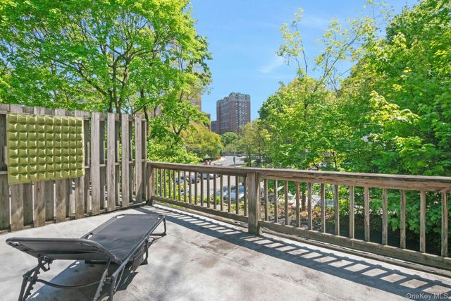 3-5 School Street 3, White Plains, NY 10606