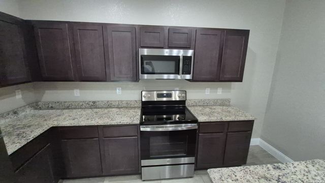 13211 Reid Meadows, Live Oak, TX 78233