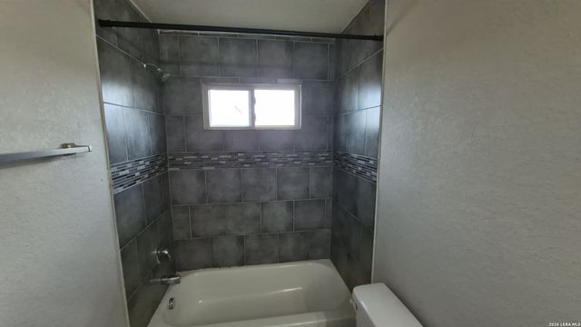 13211 Reid Meadows, Live Oak, TX 78233