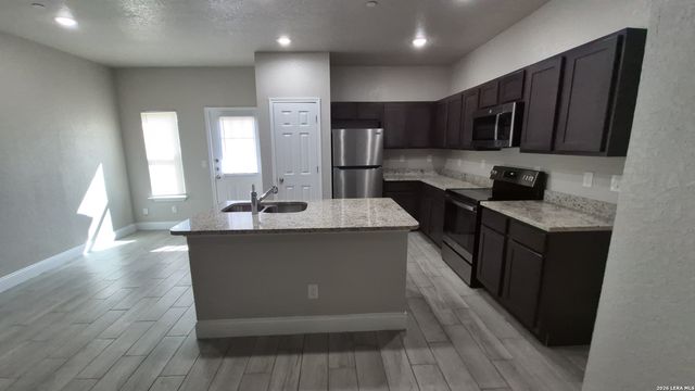 13211 Reid Meadows, Live Oak, TX 78233