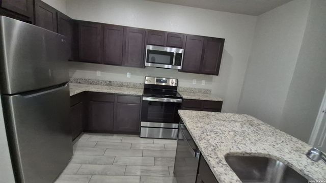13211 Reid Meadows, Live Oak, TX 78233