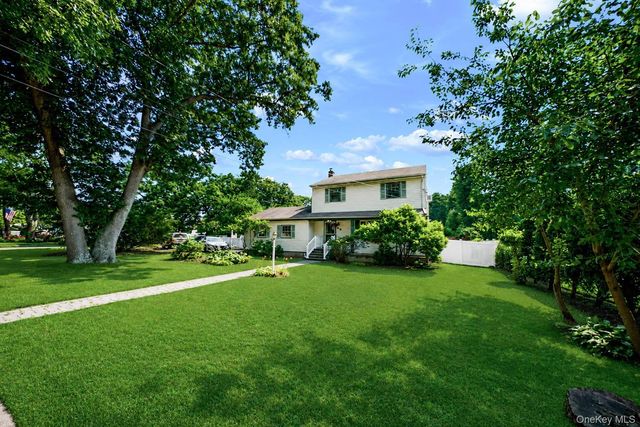 39 William Street, Smithtown, NY 11787