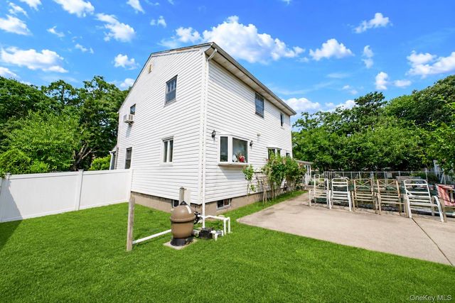39 William Street, Smithtown, NY 11787