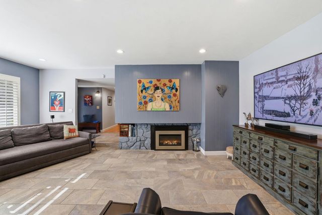 3111 Cowan Cir, Sacramento, CA 95821