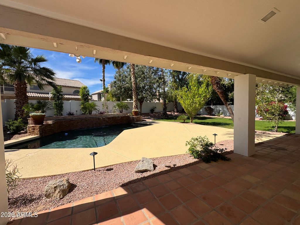 Image 13 of property listing at 16006 S 36TH Street, Phoenix, AZ 85048