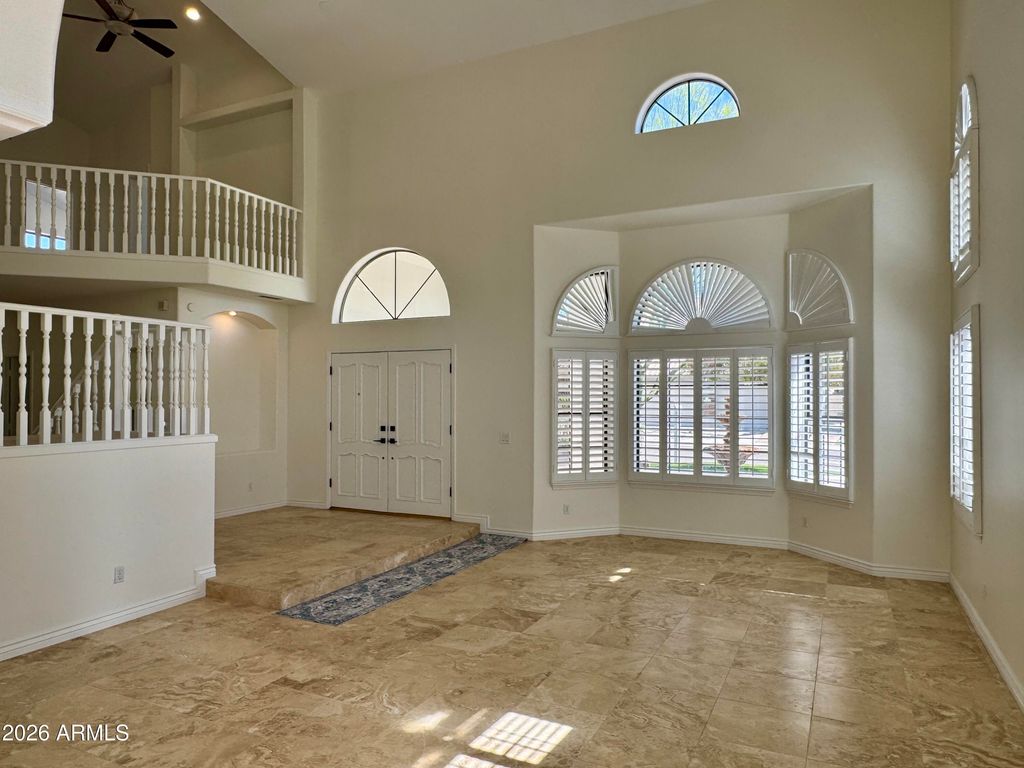 Image 5 of property listing at 16006 S 36TH Street, Phoenix, AZ 85048