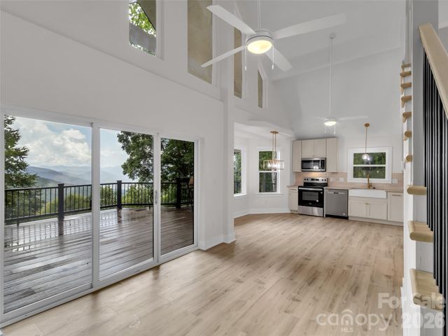 1551 Apple Creek Road, Waynesville, NC 28786