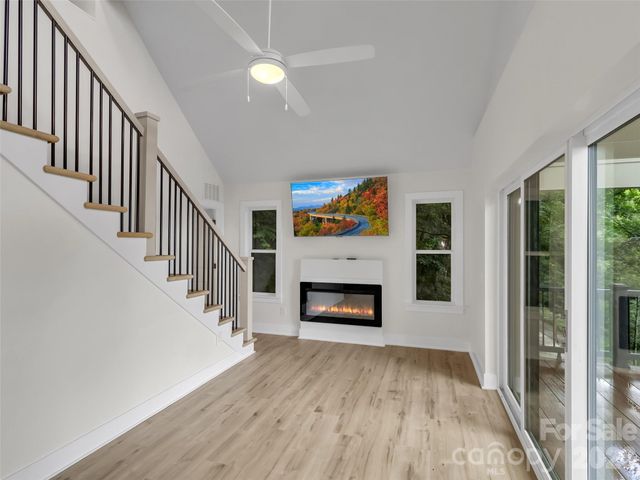 1551 Apple Creek Road, Waynesville, NC 28786