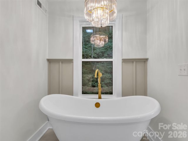 1551 Apple Creek Road, Waynesville, NC 28786