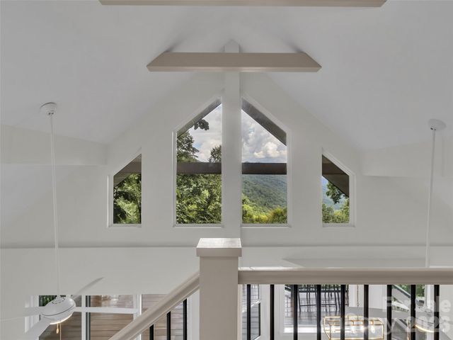 1551 Apple Creek Road, Waynesville, NC 28786