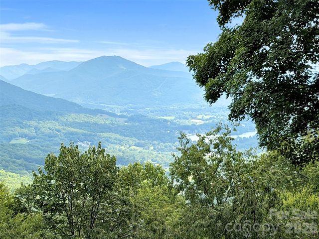 1551 Apple Creek Road, Waynesville, NC 28786