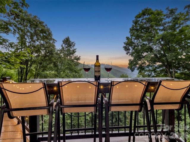 1551 Apple Creek Road, Waynesville, NC 28786