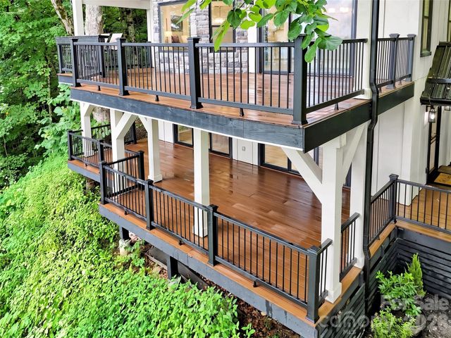 1551 Apple Creek Road, Waynesville, NC 28786