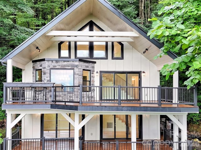 1551 Apple Creek Road, Waynesville, NC 28786