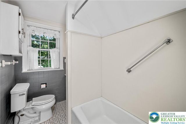 3135 Center Street, Bethlehem City, PA 18017
