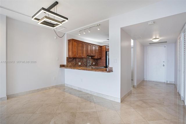 3375 N Country Club Drive 1605, Aventura, FL 33180