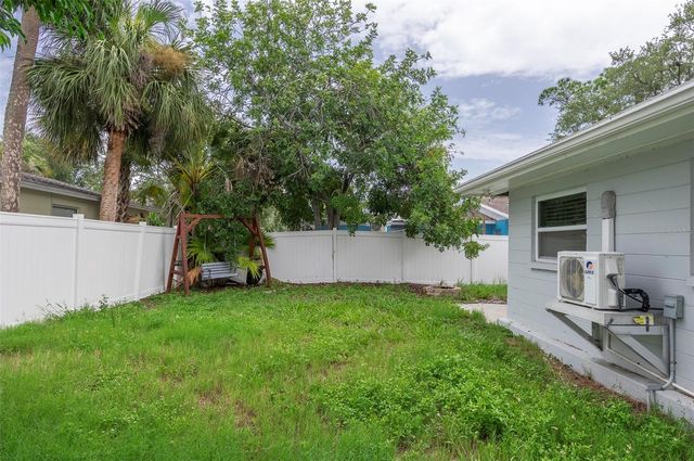 4911 CHANCELLOR STREET NE, St Petersburg, FL 33703