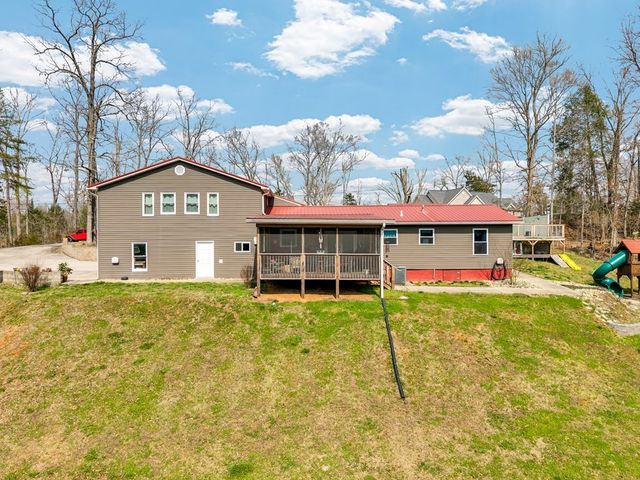 465 Winding River Ln, Sparta, TN 38583