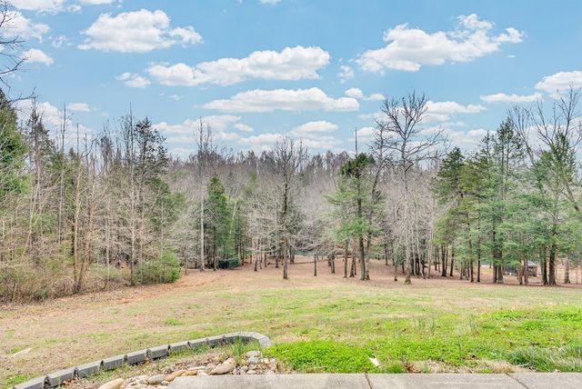 465 Winding River Ln, Sparta, TN 38583