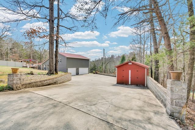 465 Winding River Ln, Sparta, TN 38583