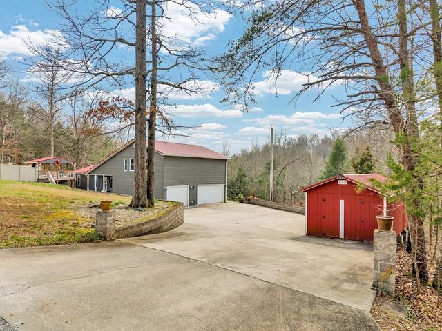 465 Winding River Ln, Sparta, TN 38583