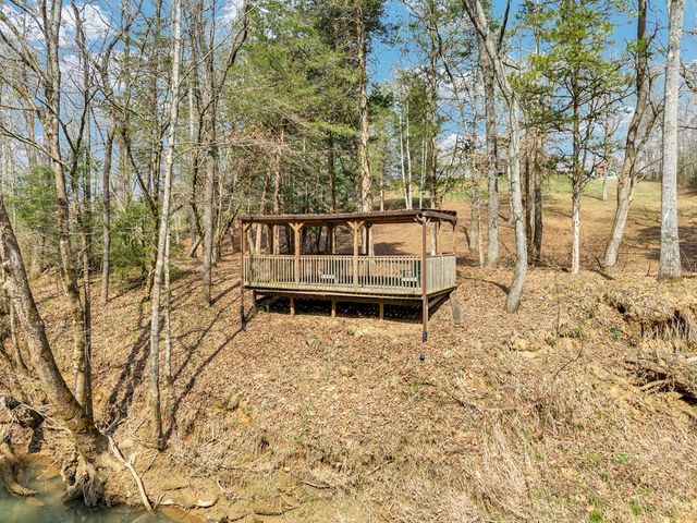 465 Winding River Ln, Sparta, TN 38583