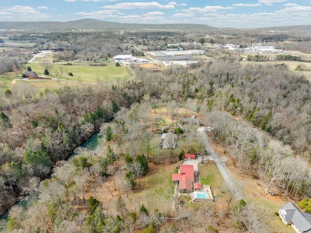 465 Winding River Ln, Sparta, TN 38583