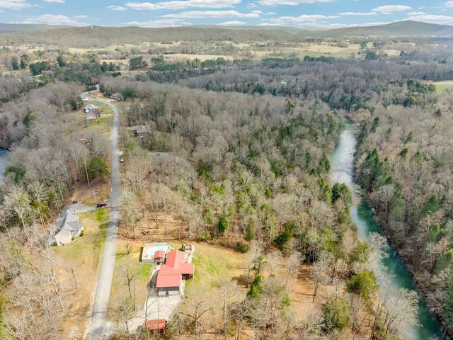 465 Winding River Ln, Sparta, TN 38583